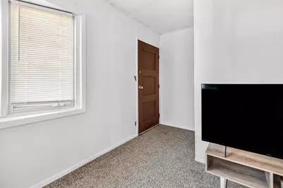 7227 S 37th Pl, Franklin, WI 53132 - Photo 2