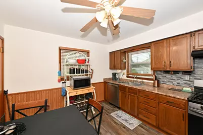 7722 W Kathryn Ave, Milwaukee, WI 53218 - Photo 8