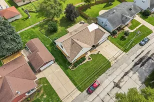 3744 S Sunset Dr, Milwaukee, WI 53220 - Photo 48