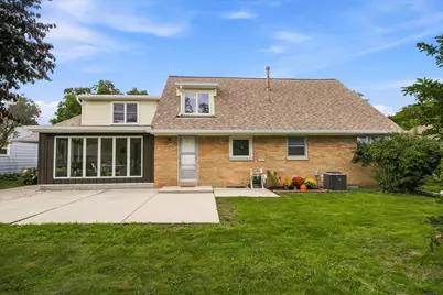 3744 S Sunset Dr, Milwaukee, WI 53220 - Photo 36