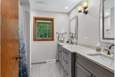1123  Lake Shore Rd, Grafton, WI 53024 - Photo 18