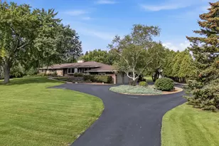 1123 Lake Shore Rd, Grafton, WI 53024 - Photo 2