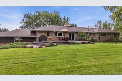 1123  Lake Shore Rd, Grafton, WI 53024 - Photo 4
