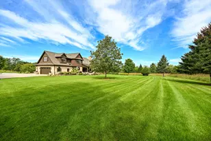 3800 Red Chapel Ct, Delafield, WI 53058 - Photo 4