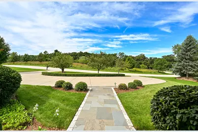3800  Red Chapel Ct, Delafield, WI 53058 - Photo 10