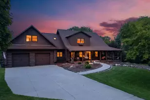 5280 Augustine Pointe Ct, Richfield, WI 53017 - Photo 2