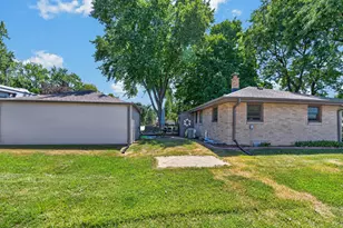 10380 S Chicago Rd, Oak Creek, WI 53154 - Photo 32