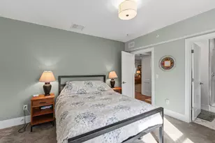 1042 E Juneau Ave, Milwaukee, WI 53202 - Photo 24