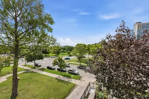 1042 E Juneau Ave, Milwaukee, WI 53202 - Photo 16