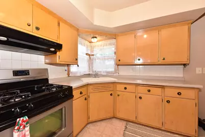 8136 W Clovernook St, Milwaukee, WI 53223 - Photo 6