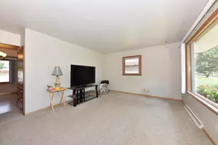 8136 W Clovernook St, Milwaukee, WI 53223 - Photo 4