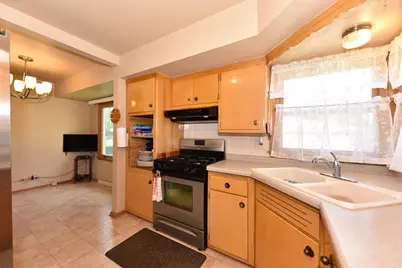 8136 W Clovernook St, Milwaukee, WI 53223 - Photo 8