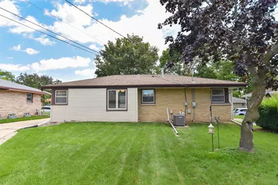 8136 W Clovernook St, Milwaukee, WI 53223 - Photo 18