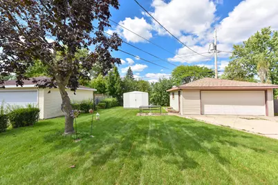8136 W Clovernook St, Milwaukee, WI 53223 - Photo 16