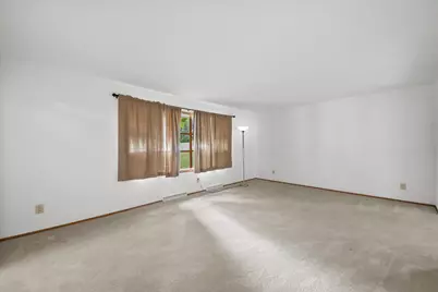 21120  Sierra Dr, Brookfield, WI 53045 - Photo 4