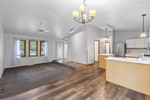 225 Heritage St, Belgium, WI 53004 - Photo 8