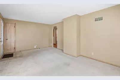 3718 S 85th St, Milwaukee, WI 53228 - Photo 6