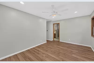 5143 S 19th St, Milwaukee, WI 53221 - Photo 8