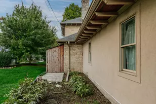 2263 Ludington Ave, Wauwatosa, WI 53226 - Photo 40