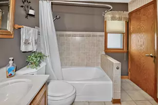 W149N8183 Winchester St, Menomonee Falls, WI 53051 - Photo 14