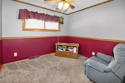 W149N8183  Winchester Dr, Menomonee Falls, WI 53051 - Photo 16