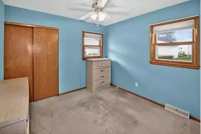 W149N8183  Winchester Dr, Menomonee Falls, WI 53051 - Photo 12