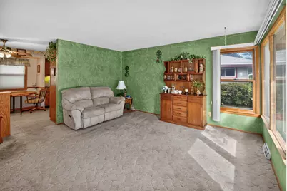 W149N8183  Winchester Dr, Menomonee Falls, WI 53051 - Photo 4