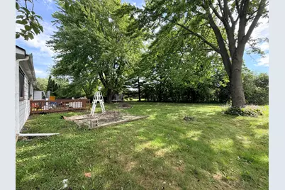 523 E Schowalter St, Saukville, WI 53080 - Photo 16