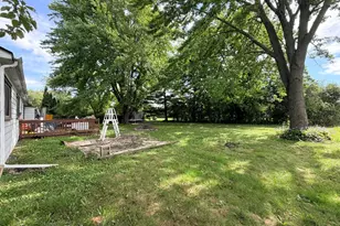 523 E Schowalter St, Saukville, WI 53080 - Photo 16