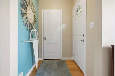 3929 S Lake Dr, Saint Francis, WI 53235 - Photo 2