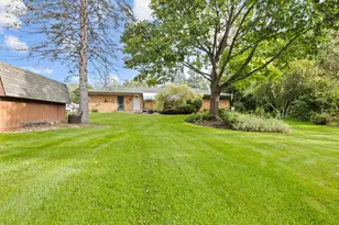 9915 W Margaret Ln, Franklin, WI 53132 - Photo 24