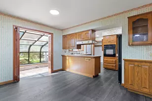 9915 W Margaret Ln, Franklin, WI 53132 - Photo 4