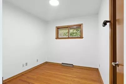 9915 W Margaret Ln, Franklin, WI 53132 - Photo 20