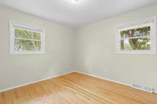 N17W27304 Lakefield Dr, Pewaukee, WI 53072 - Photo 18