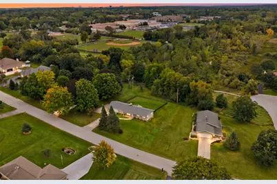 14465  Lindsay Dr, Brookfield, WI 53005 - Photo 4