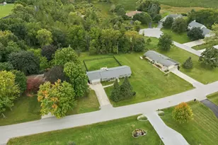 14465 Lindsay Dr, Brookfield, WI 53005 - Photo 4