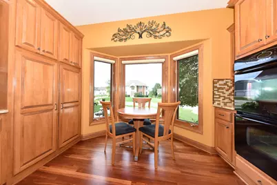 11011 W Meadowcreek Dr, Milwaukee, WI 53224 - Photo 14