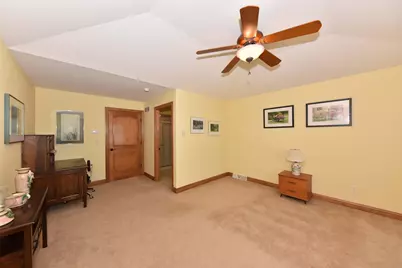 11011 W Meadowcreek Dr, Milwaukee, WI 53224 - Photo 24