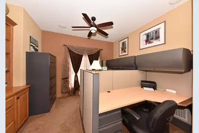 11011 W Meadowcreek Dr, Milwaukee, WI 53224 - Photo 20