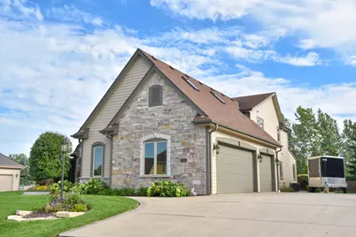 11011 W Meadowcreek Dr, Milwaukee, WI 53224 - Photo 48