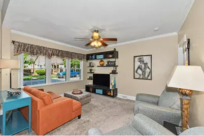 209 E Montana St, Milwaukee, WI 53207 - Photo 8