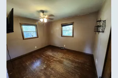 408  Oakhurst Ave, Racine, WI 53182 - Photo 14