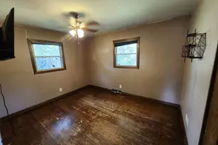408 Oakhurst Ave, Racine, WI 53182 - Photo 14