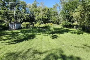 408 Oakhurst Ave, Racine, WI 53182 - Photo 24
