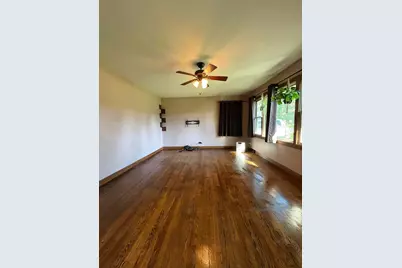 408  Oakhurst Ave, Racine, WI 53182 - Photo 4