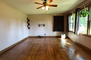 408 Oakhurst Ave, Racine, WI 53182 - Photo 4