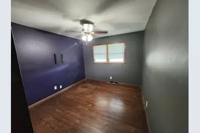 408  Oakhurst Ave, Racine, WI 53182 - Photo 12