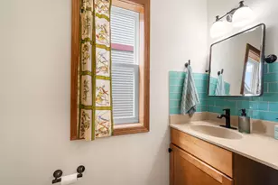 7190 Belle Fontaine Blvd, Middleton, WI 53562 - Photo 10
