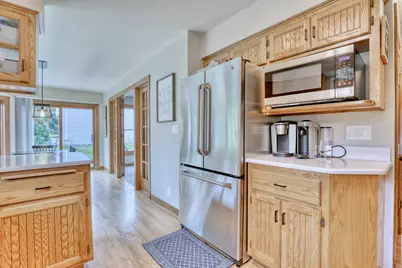 W241N5923  Goldencrest Ct, Sussex, WI 53089 - Photo 14
