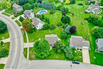 W241N5923  Goldencrest Ct, Sussex, WI 53089 - Photo 38